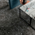 tmavá terrazzo gresová dlažba NORR SVART 60x60 od MIRAGE