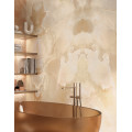 Luxusná ónyxová dlažba MIRAGE ONYCE CHAMPAGNE 60x120 – vysoký lesk na stene