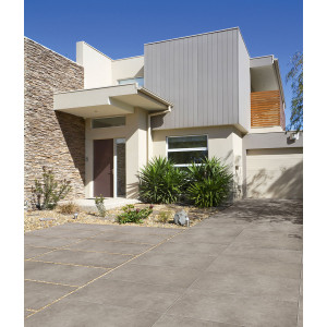 Tmavosivá dlažba Grey Soul Dark 2.TR 122x122 pre moderné exteriéry od talianskeho výrobcu Tuscania