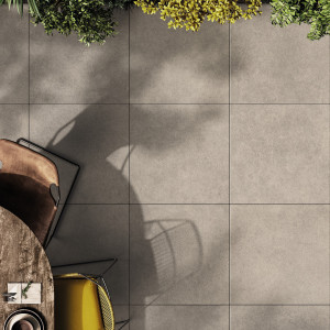 Mirage Reconcrete RO 03 – gresová dlažba, šedý dekor, technický povrch