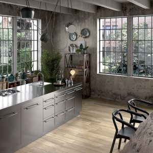 Bledohnedá gresová dlažba Tuscania North Wind Oak 20,2x122,2 s rektifikovanými hranami.