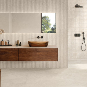 Eterea Avorio Rigato je lineárny dekor v krémovo-béžovom odtieni s matným povrchom.