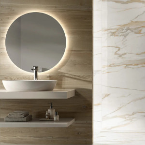 Leštená mramorová dlažba 120x280 Calacatta Gold od Villeroy & Boch – luxusný biely mramor.