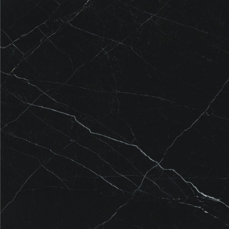 Detail matnej dlažby Nero Marquina od Villeroy & Boch – čierny mramor 120x120 s kontrastnými žilami.