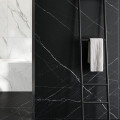 Lesklá dlažba Nero Marquina od Villeroy & Boch – luxusný čierny mramor.
