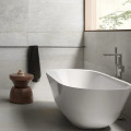 Svetlá dlažba Villeroy & Boch MONTAGNE IVORY s kremencovým vzhľadom 80x80.