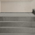 Dlažba SOLID TONES PURE CONCRETE v sivej farbe.