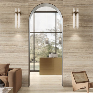 Dlažba Tuscan Traces Silver 30×60 v imitácii travertínu s jemnou kamennou kresbou.