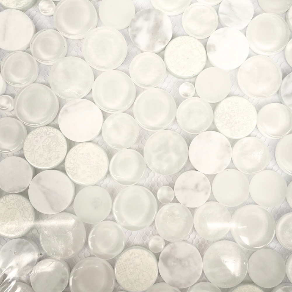 PLANET WHITE 30×30 – biela okrúhla mozaika.