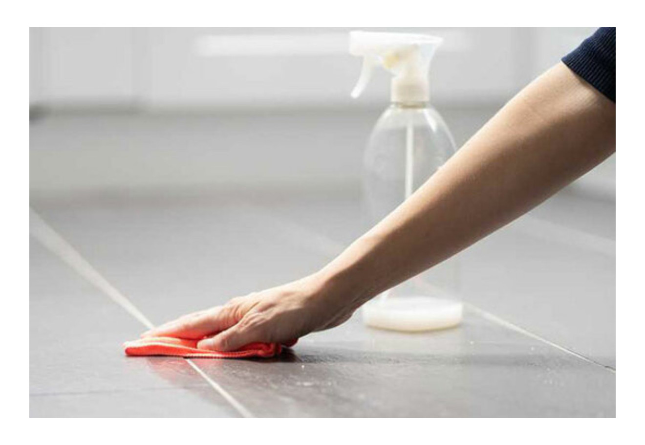 Ako čistiť gresové dlaždice ako profesionál? Starostlivosť o dlažbu v interiéri nemusí byť náročná